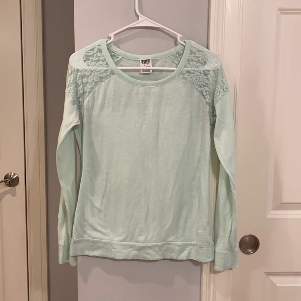 Woman’s  long sleeve shirt